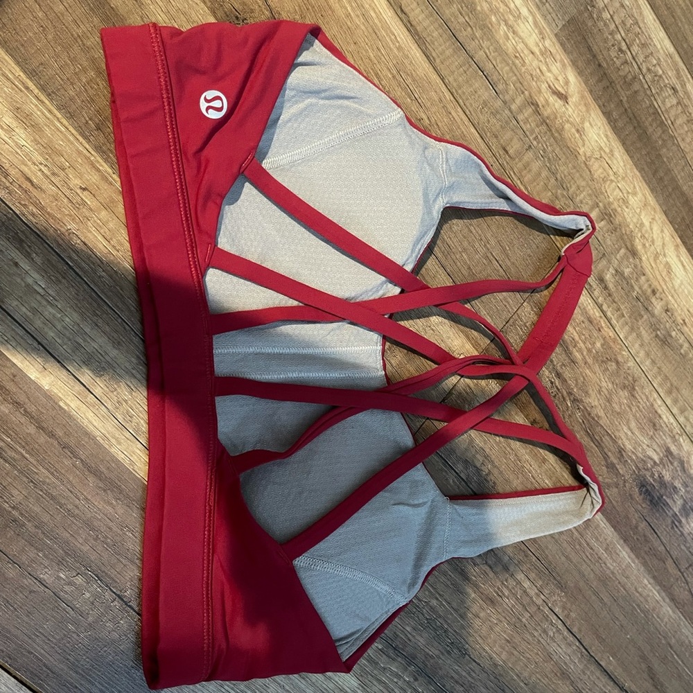 Lululemon sports bra